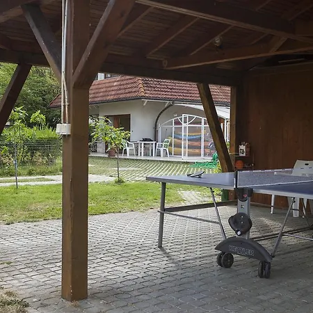 Kozvetlen Balaton Parti Apartman Апартаменты *