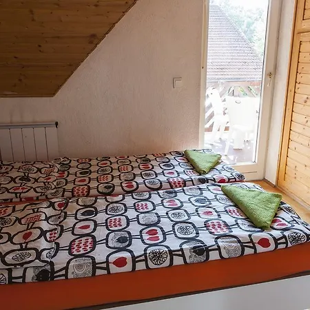 Kozvetlen Balaton Parti Apartman Апартаменты Балатонсарсо